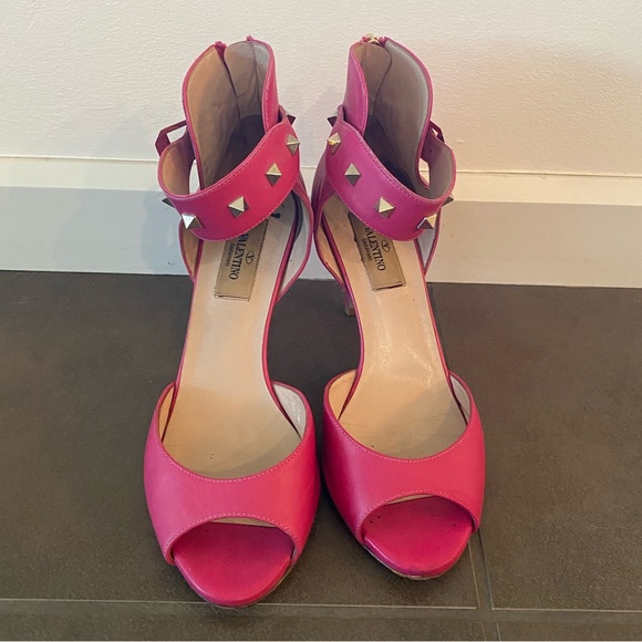 Valentino Leather D'Orsay Rockstud Pumps - Picture 3 of 8